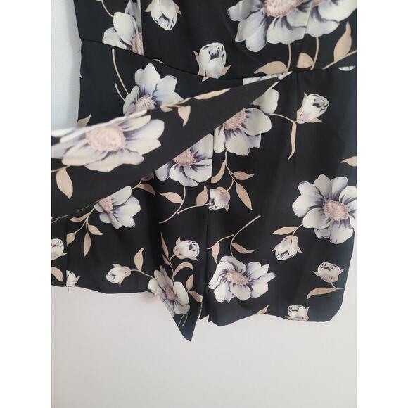 Lulu's Women's Magical Meadow Black Floral Print Skort Romper Dress Size XS - Picture 4 of 5